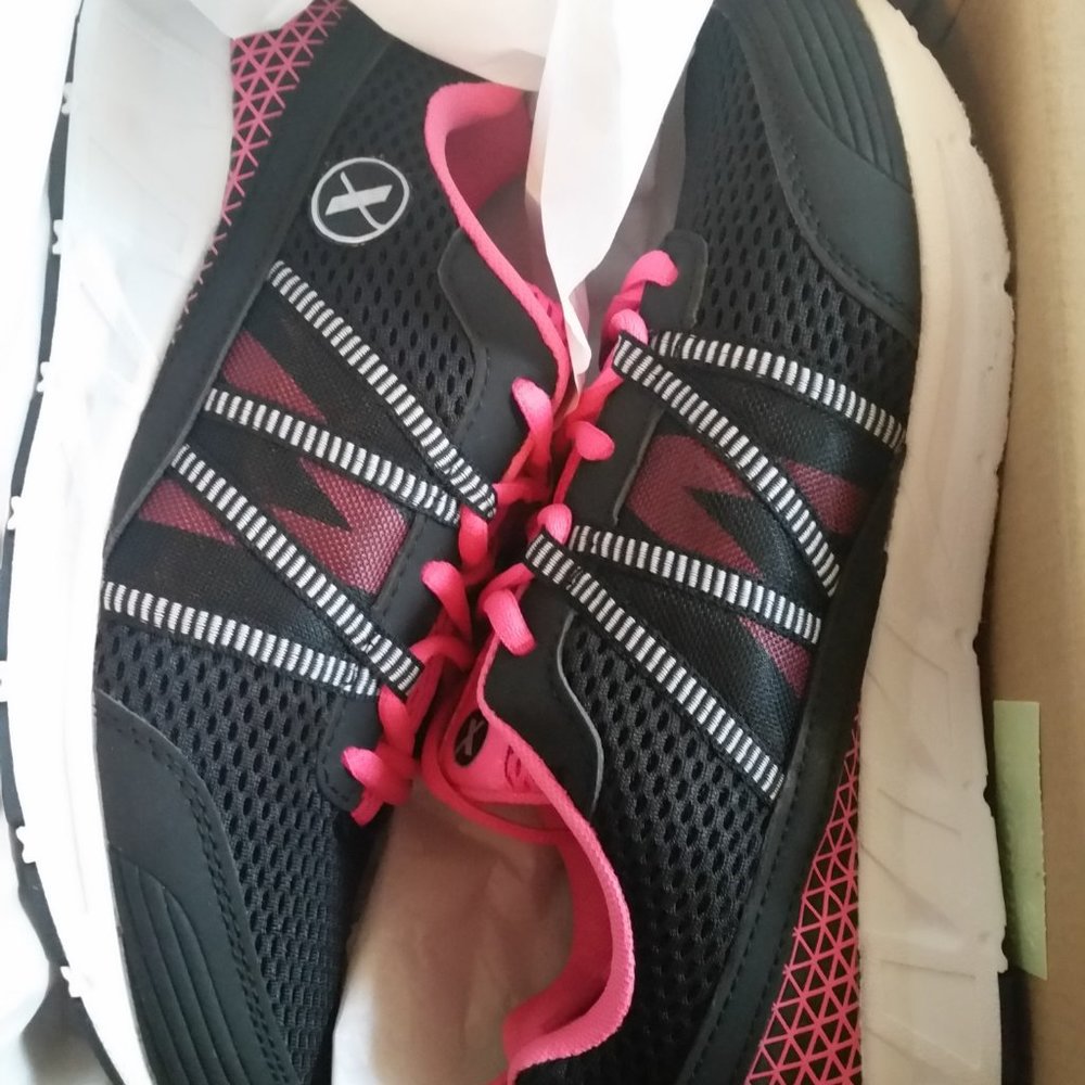 Xersion Running Shoes Tennis sz6 M